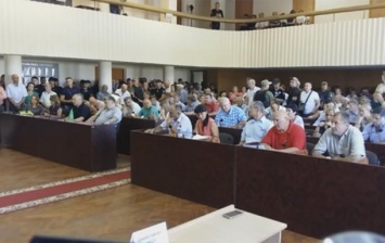 Мэра Конотопа депутаты отправили в отставку