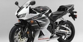 Новый спортивный мотоцикл Honda CBR600RR 2019 станет легче на 10кг