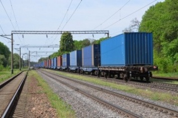 "Укрзализныця" запустила 5 новых контейнерных поездов в этом году
