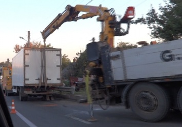 В Харькове свадьба оказалась на грани фиаско из-за грузовика (фото, видео)