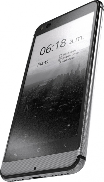 Производитель YotaPhone представил модель Yota3+ для международного рынка