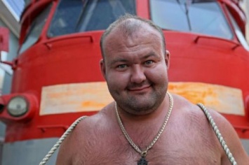 «Новый рекорд Гиннеса»: Россиянин Иван Савкин сдвинул с места 600-тонный поезд