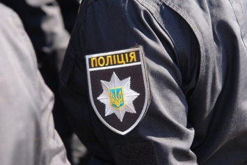 На Киевщине посреди улицы мужчина напал на женщину
