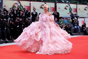 Венецианский кинофестиваль - 2018: Кейт Бланшетт, Леди Гага, Донателла Версаче на премьере фильма "Звезда родилась"