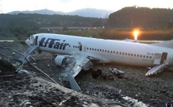 Пассажиры самолета, сгоревшего в Сочи, делятся видео с места ЧП: это очень страшно