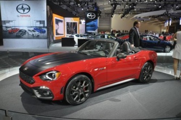 Обновленный родстер Fiat 124 Spider Abarth готовится к премьере