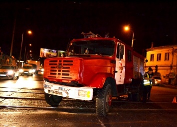 Спешащая на вызов пожарная автоцистерна попала в ДТП