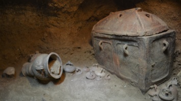 На Крите случайно обнаружена древняя гробница