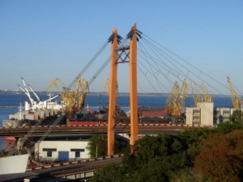 Одесский порт готовится к реконструкции транспортной эстакады