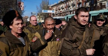 Едут одни алкаши: лидер "ДНР" заявил о прекращении набора боевиков из России