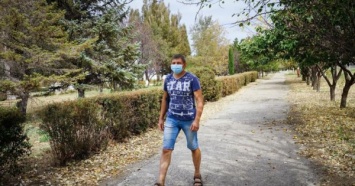 Осень в Армянске: токсический ветер и пешеходы в медицинских масках