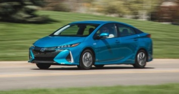 Toyota отзывает более миллиона авто, в том числе Prius