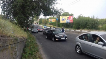 Перед мостом Преображенского столкнулись бетономешалка и 4 авто - подробности