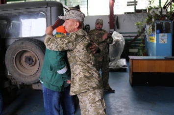 Южноукраинские атомщики передали военным отремонтированную технику