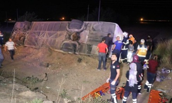 В Турции произошло жуткое ДТП: шесть человек погибли, десятки раненых