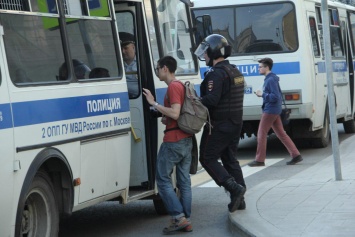 В России проходят митинги против повышения пенсионного возраста: почти 300 задержанных