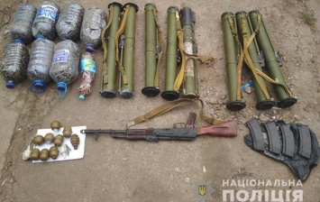 Под Днепром обнаружили тайник с гранатометами