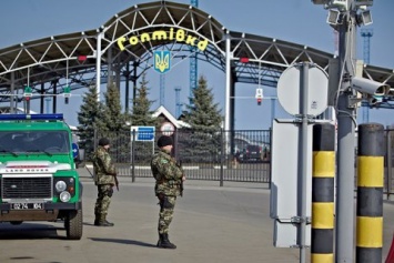 Водители "евроблях" отбили у пограничников двух товарищей в КПП "Гоптовка"