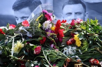 Место на отшибе для Ташкента оставили: украинцы высмеяли могилу ликвидированного Захарченко