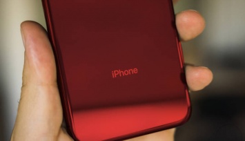 IPhone XC - яркий как бюджетник, дорогой как флагман