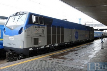 В Украину доставили первый локомотив General Electric "Тризуб"