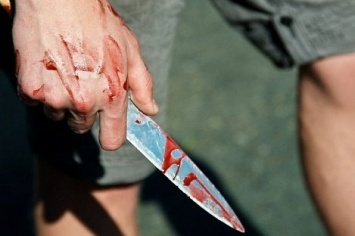 Суд оставил в СИЗО николаевца, который вместо оплаты изрезал таксиста ножом