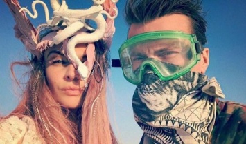 Алена Водонаева выложила откровенное фото с фестиваля Burning Man