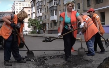 В Днепре ремонтируют 17 дорог