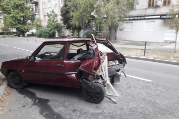 Ночью в Харькове машина врезалась в "Таврию" и уехала