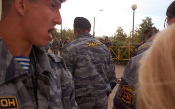 В Симферополе оккупанты устроили обыски в доме крымских татар