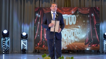 Николай Скорик поздравил Одесский национальный политехнический университет со 100-летним юбилеем и вручил денежный приз лучшей команде в Шоу оптимистов