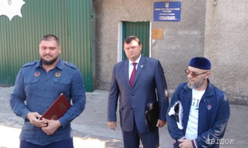 У Порошенко начали освобождать из тюрем международных террористов