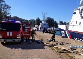 Керченские спасатели успешно ликвидировали условный пожар на судне