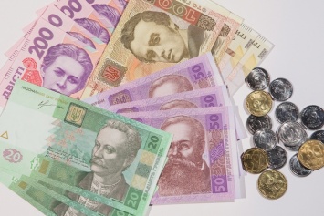 Гривня укрепилась к доллару и евро на валютных торгах