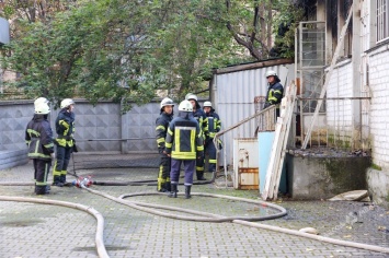 В Одессе потушили крупный пожар в железнодорожной больнице (фото)