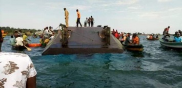 В Африке на озере Виктория перевернулся паром, более 40 погибших