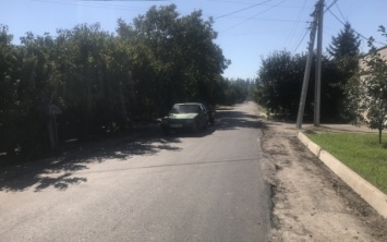 В Запорожской области народ помогает коммунальщикам ремонтировать дороги