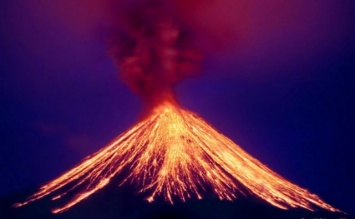 Проснулся один из крупнейших вулканов мира: жуткие кадры