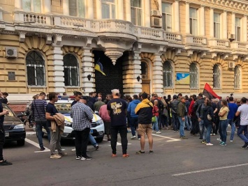 "Мы позволили им забыть, что такое запах паленых шин". В Одессе после нападений на активистов потребовали увольнений руководителей полиции и прокуратуры