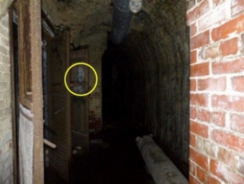 Мужчина нашел бункер с призраками (фото)