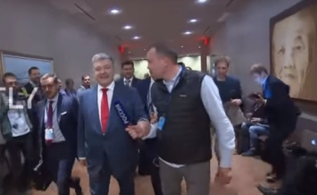 Порошенко в ООН пожелал "удачи" российскому журналисту и случайно "заглянул" к Лаврову (видео)