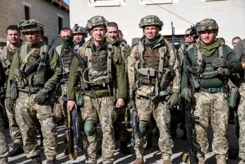 Украинские десантники в последнем бою учений в Германии сыграли плохих парней. Видео