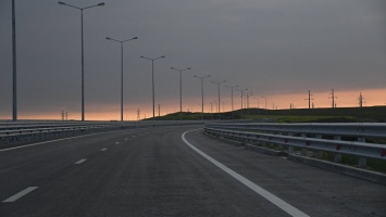 Грузовикам "дали добро" на движение по автоподходам к Крымскому мосту с 1 октября