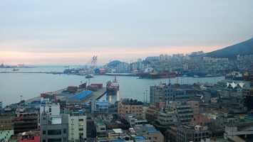 Российское судно "Севастополь" задержано в порту Южной Кореи