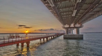 «Следующие грузовики»: В скором времени Крымский мост заработает в полную силу