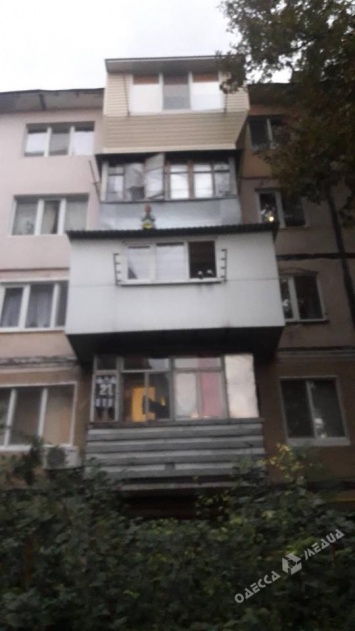 В Одессе трехлетний ребенок едва не сорвался с балкона