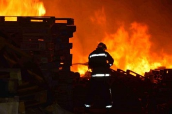Трое детей погибли при пожаре в частном дома в Кемеровской области