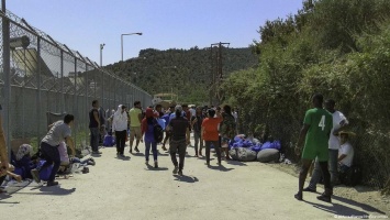 В Греции переполнены лагеря беженцев