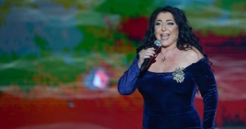 Запрещенная в Украине певица выругалась матом на вручении музыкальной премии в Москве