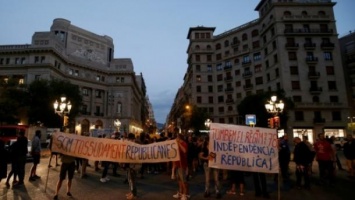 Акции сторонников независимости Каталонии переросли в столкновения с полицией